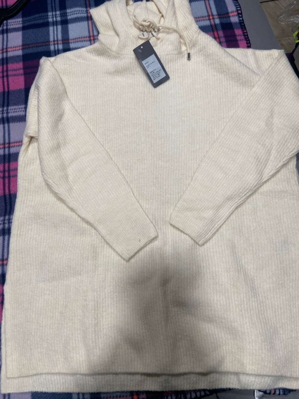 Woolen Bloom knit hoodie.
